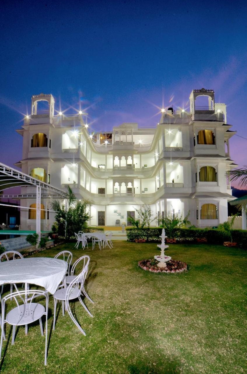 ホテルSai Palace ウダイプル エクステリア 写真